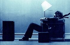 Maxell-tapes-Blown-away-guy-in-chair-1983-1-770x492.jpg